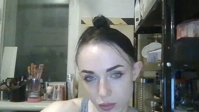 Trinsy_Love's Live XXX Chat
