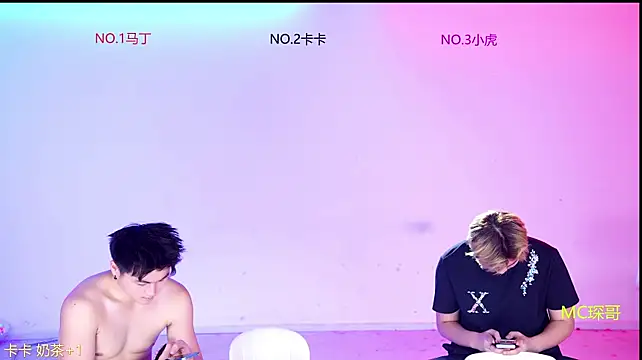Chat XXX ao vivo de Blush-boys-002