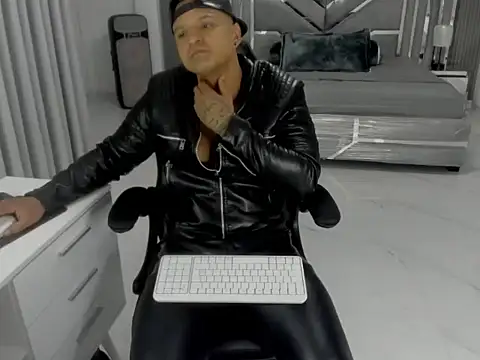 Chat XXX ao vivo de master_leather