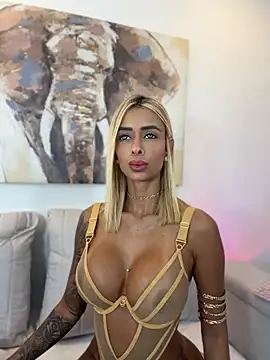 ParisRoux Chat XXX in diretta