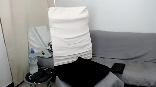 Chat +18 de Laura-pervert ao vivo