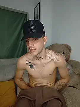 XXX chat uživo modela MaxHornyLatin