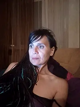 Chat +18 de Francenia_lolis ao vivo