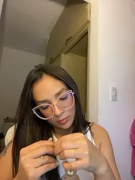 cutie_dance Adlı Modelin Canlı XXX Sohbeti