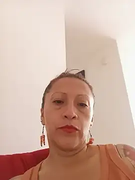 Vely_ élő XXX-chatje