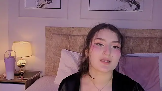 zoe_moon__ Adlı Modelin Canlı XXX Sohbeti