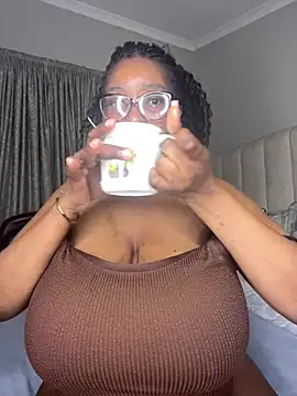 Chatroom XXX en direct de Bustygoddess32
