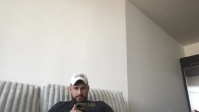 mr_tatyum: διαδικτυακό σόου στην κάμερα