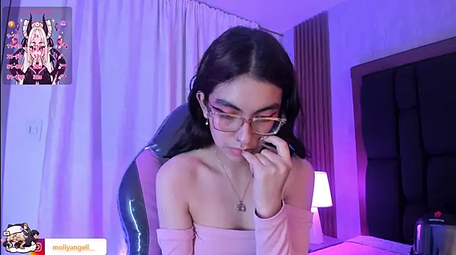 Molly_A Chat XXX live