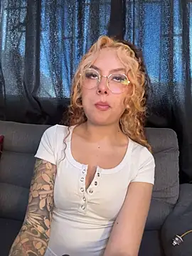 XXX chat uživo modela Joyce-fire