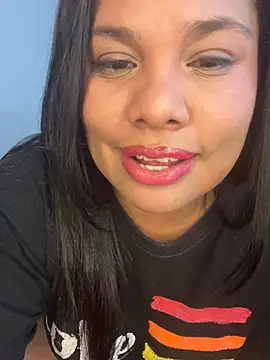 Rashell1_Queen's Live XXX Chat