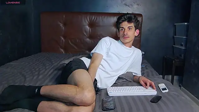 DanielCrush1 Chat XXX live