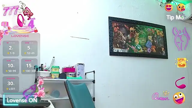 womanbitch77's Webcam Show