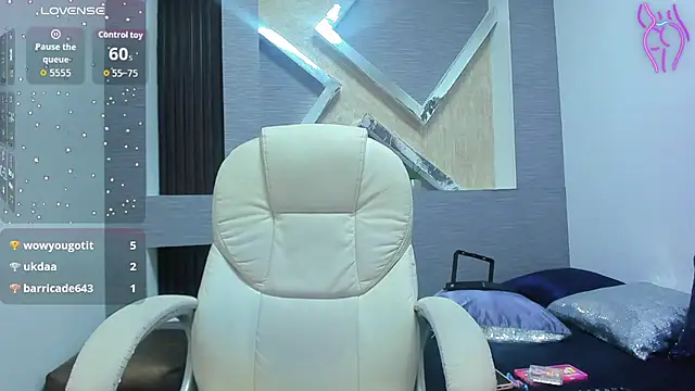 Cherry_Dolls' Webcam Show