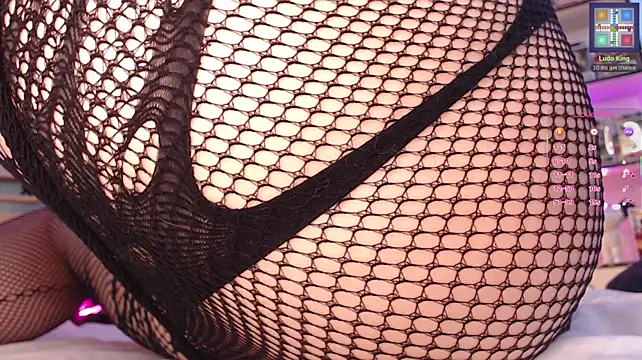 Chatroom XXX en direct de Emmy_Ruiz