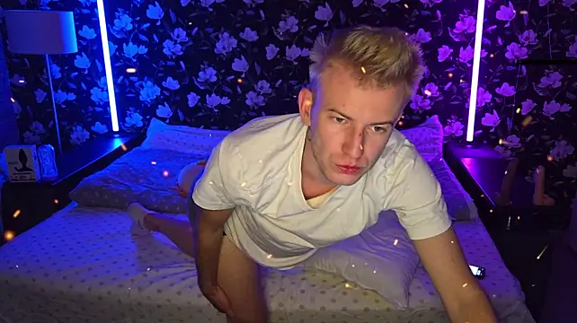 Вебкам-шоу Vuitton