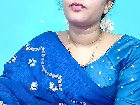 Adhiti_1's Live XXX Chat
