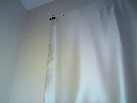 Chatroom XXX en direct de Qute_nimple