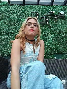 Lilit_doll élő XXX-chatje
