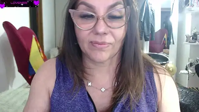 Myrnasexxx's Live XXX Chat