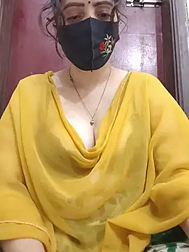 Saanvi-Sen Show in webcam