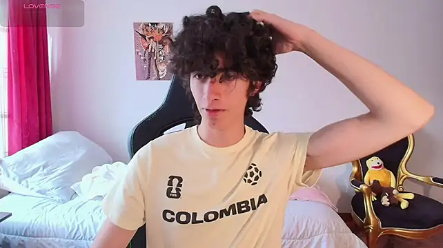 Nude_Boy18: онлайн-секс-чат
