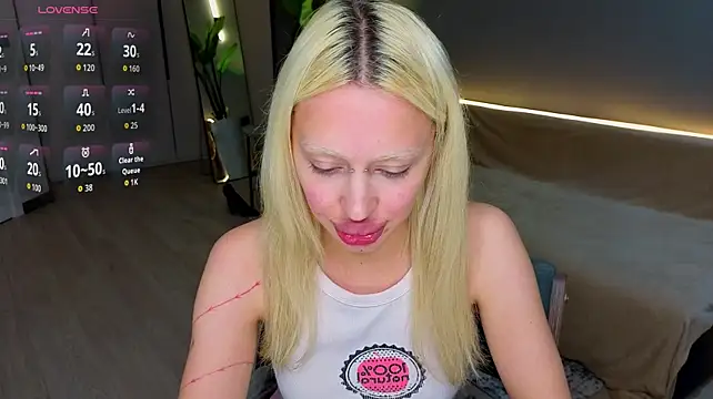 Luna_Beverly live XXX chat