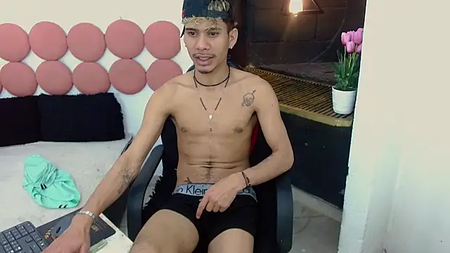 แชท XXX สดของ Skinny_cute_Alyer