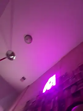 issawife_t's Webcam Show