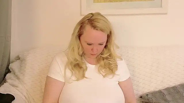 Sarah4you's Live XXX Chat