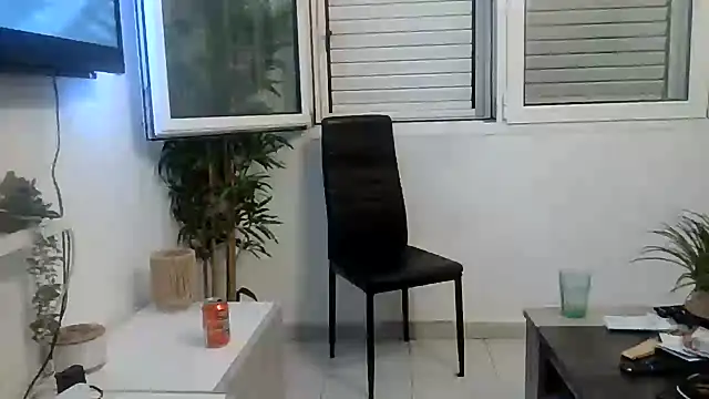 Chat +18 de yanick931 ao vivo