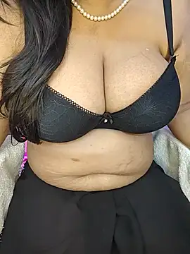 Chat +18 de Curvy_Pooja ao vivo