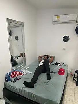 bigdick211292 লাইভ XXX চ্যাট