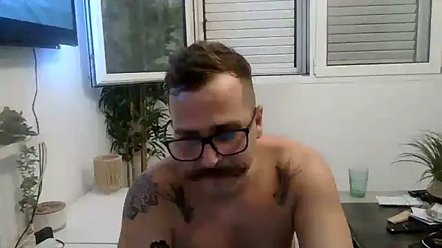 yanick931 Live XXX-Chat