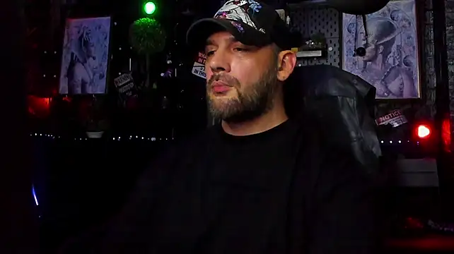 LexHardy Show in webcam