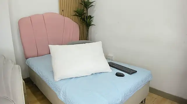 Živý XXX chat ChikiBom28