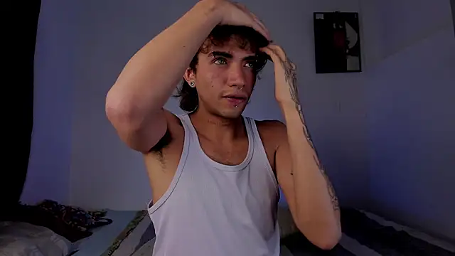 Show modela darkodarkoo na web-kameri