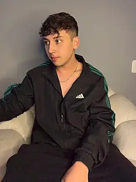 OLIVER_K Adlı Modelin Canlı XXX Sohbeti