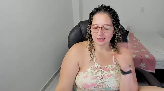 دردشة alejandra_milf_ الجنسية المباشرة