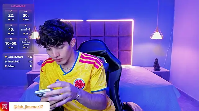 عرض كام AlejooTwink