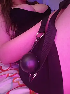 Quenn_Chiraz_Squirt Adlı Modelin Web Kamerası Şovu