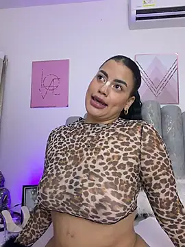 AlynAllen Adlı Modelin Canlı XXX Sohbeti