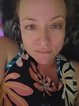 julimonroe Adlı Modelin Canlı XXX Sohbeti
