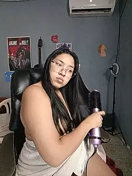 Danelyhit Chat XXX live