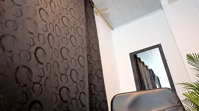 Noha-Wolf live XXX chat