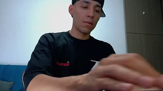 Show modela bully_boss na web-kameri