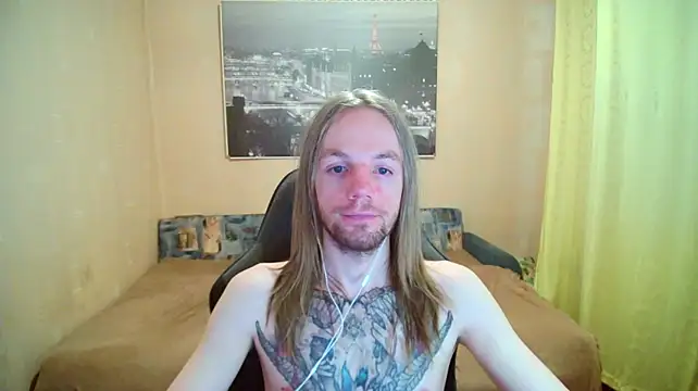 AdamDickensn Webbikameraesitys