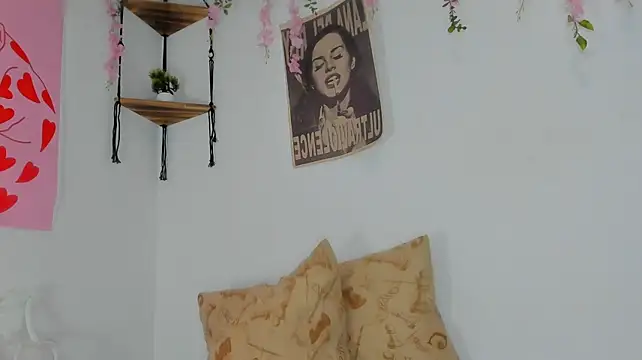 MarieTaylor_ Adlı Modelin Canlı XXX Sohbeti