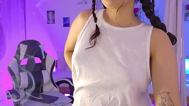 OhMySelenyx3 Chat XXX in diretta