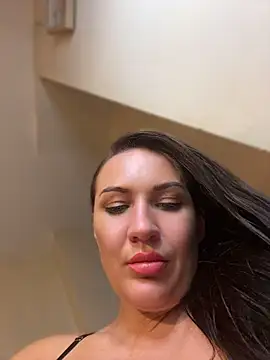 Chat +18 de Miss-Mila ao vivo